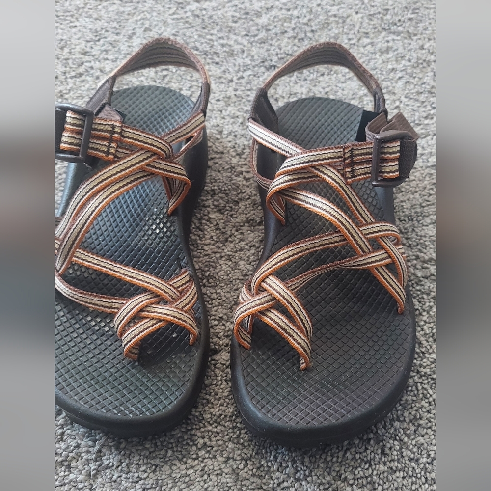 Chaco women's size 7 in brown